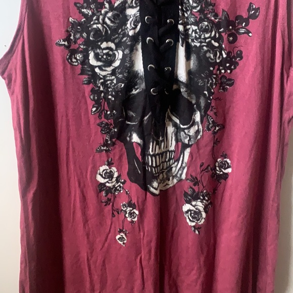 Skull cute tank top size medium halloween - Picture 3 of 4